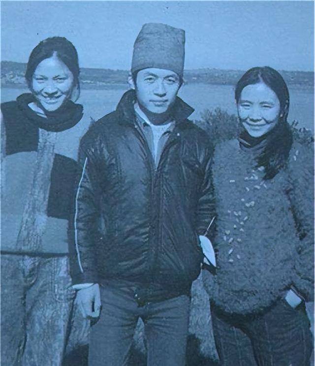 顾城杀妻后自缢唯一的儿子被姑姑带到国外一生不准学习中文