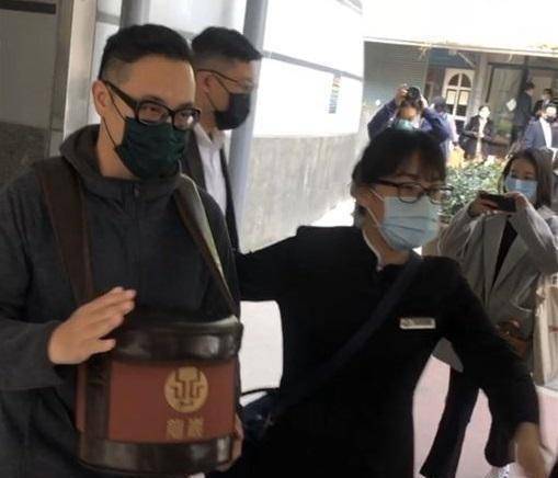 原创最后的宠爱辛龙砸130万买夫妻塔位刘真长眠地曝光很特别