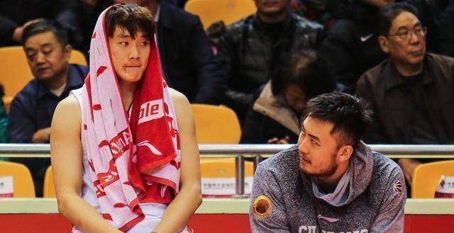 作为睢冉经纪人公司旗下的艺人,错了错了,是国际巨星,丁彦雨航和周琦