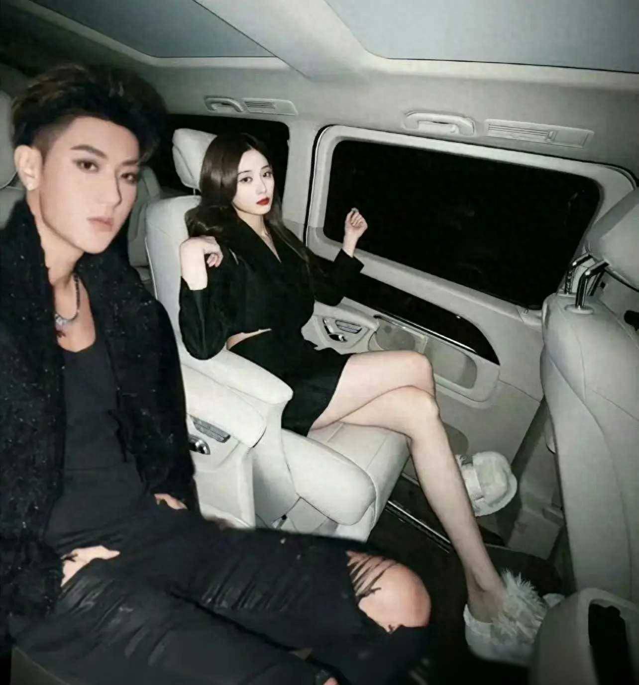 徐艺洋晒与黄子韬合照!疑似公布恋情,黄子韬算是要到名分了?