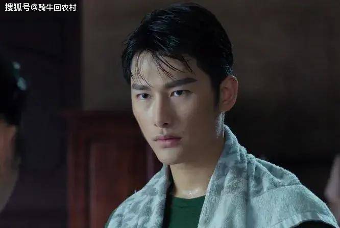 原创肛裂包养封杀那个疑被郭敬明捧红的朱梓骁到底怎么了