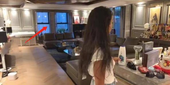 吉克隽逸豪宅有多气派巨大客厅能容纳几十人化妆间充满少女心