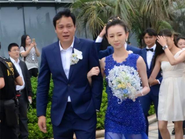 范志毅家庭现状女儿身材傲人美丽动人与后妈似闺蜜