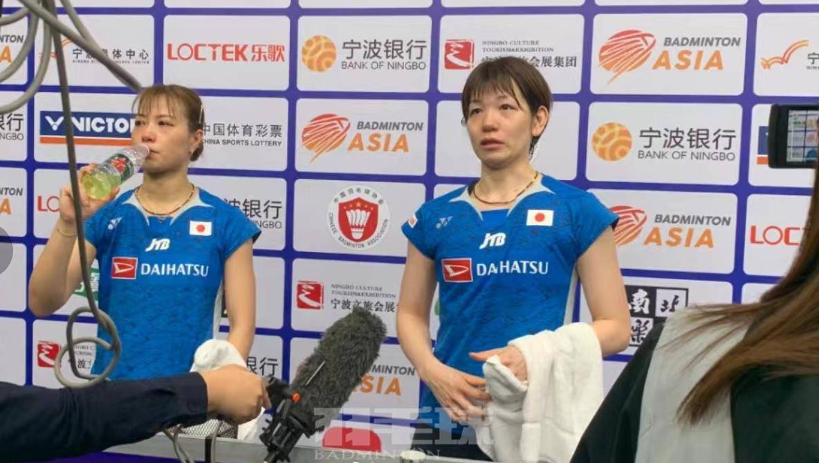 这或许是"油菜花"的最后一场国际比赛,而这最后一球又是以两人被调动