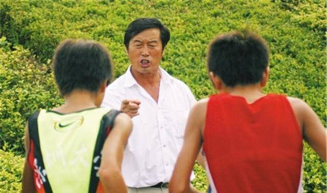 马家军的现状:队长自尽,一人远嫁海外,一人婚姻坎坷_李颖_马俊仁_刘东