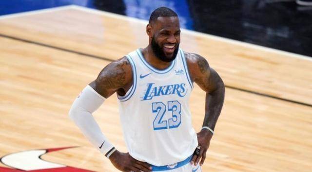 对比本赛季哈登与詹姆斯的数据谁更配得上mvp