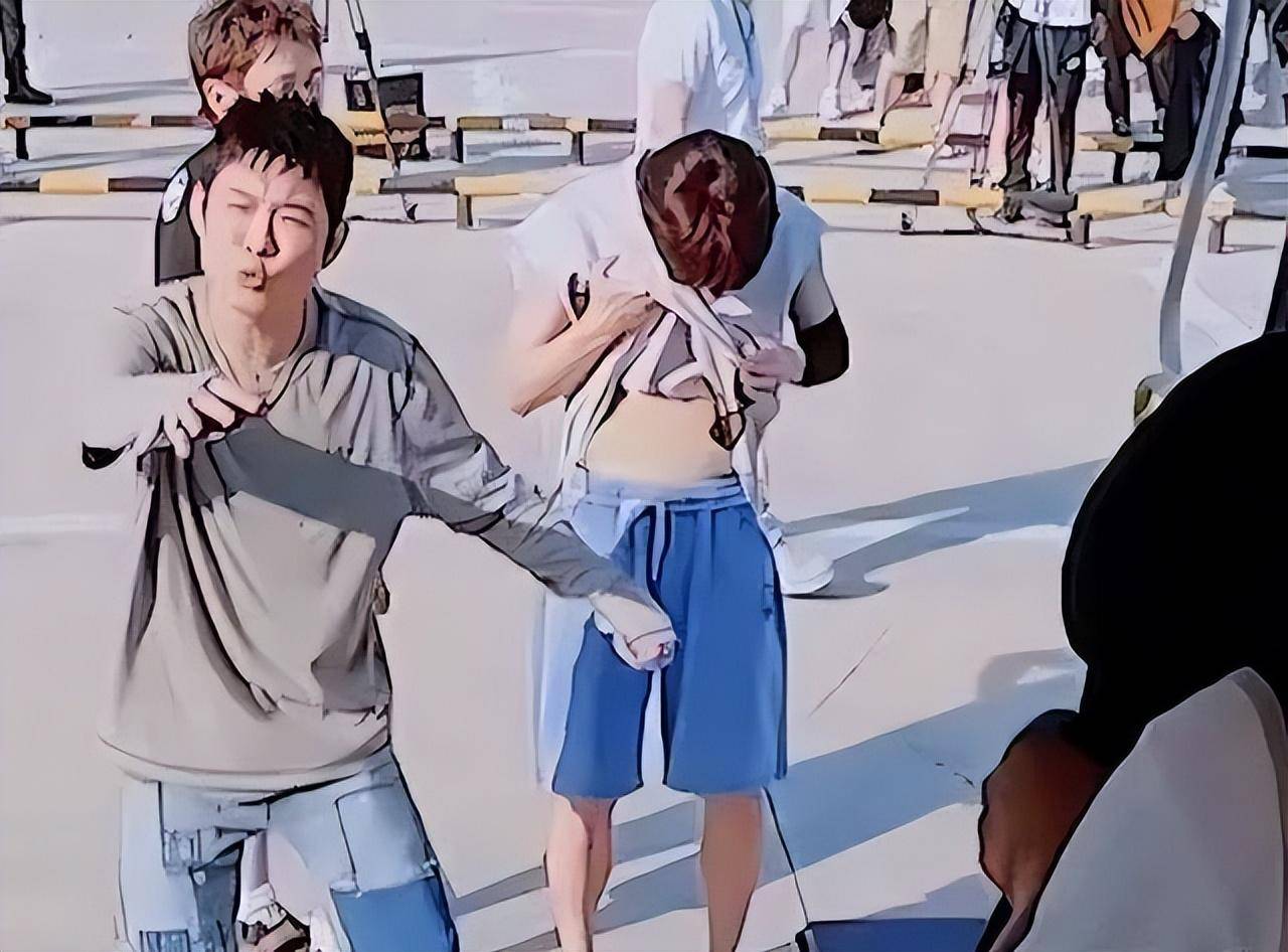 五哈现场鹿晗腹肌大变身肉肚腩成新潮流粉丝直呼更迷人