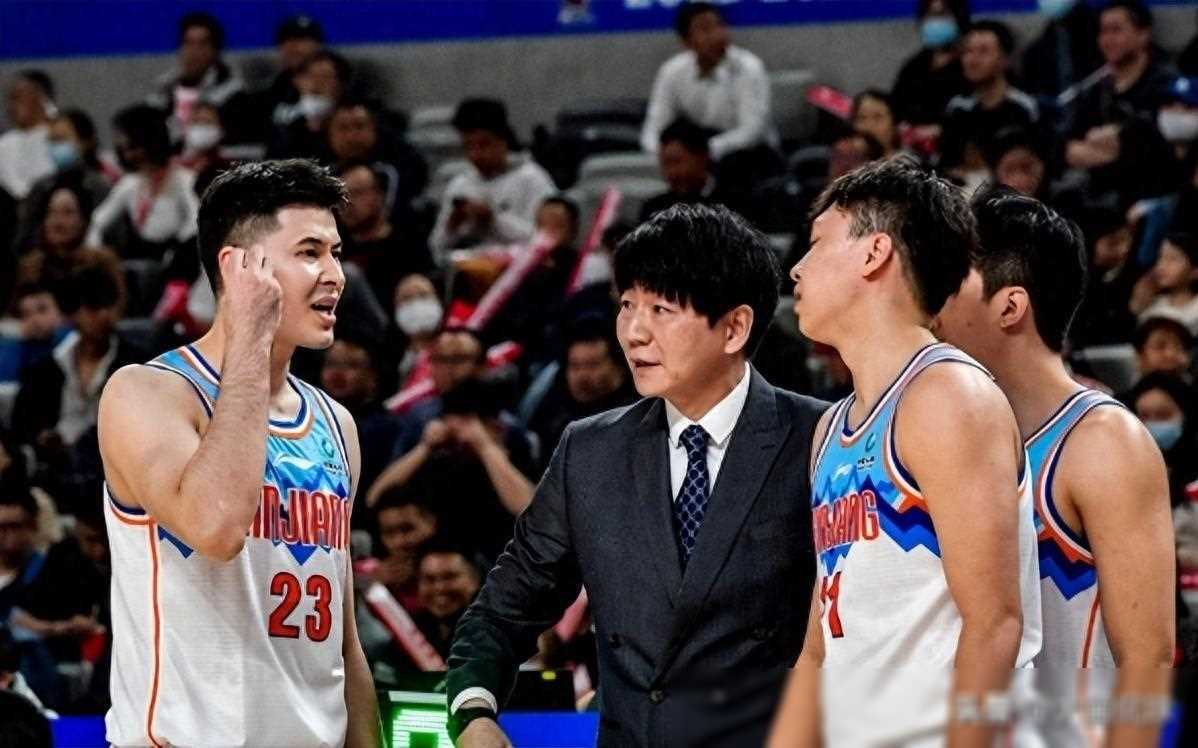 这份奖项名单引发了广东和辽宁男篮球迷的一片唏嘘.