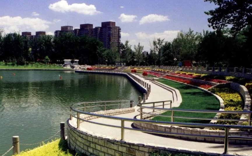 据说看完转发的人都瘦了_公园_南门_北京市