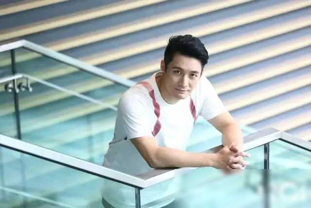 以上是我个人对于翟威廉宣布与tvb完约一事的看法和观点.