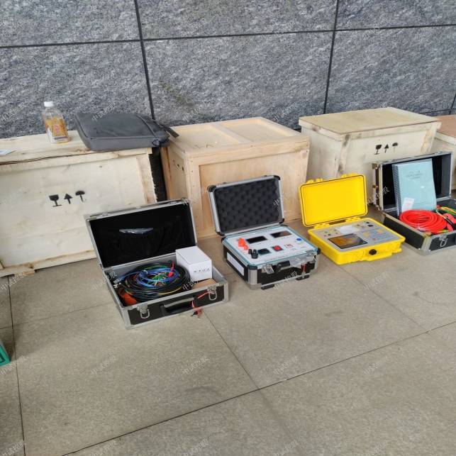 5,cn标准电容输入插座6,cx试品输入插座7,触摸显示屏8,接地接线柱9,es