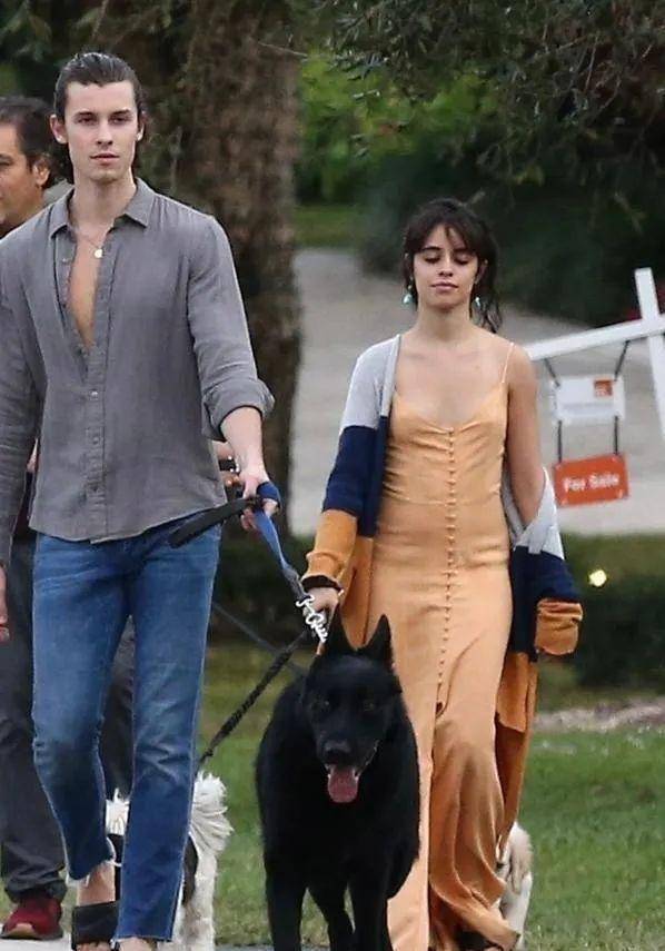 堕落成这样她的恋爱脑该治治了