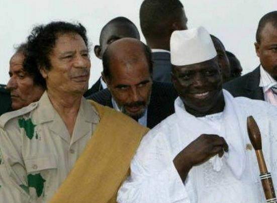 随着时间进入到2002年,这一年他37岁,由于美国制裁冈比亚,贾梅毅然