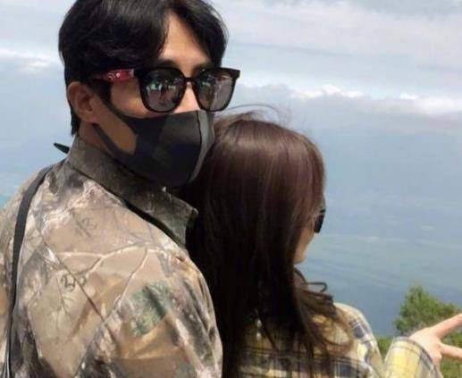 原创杜淳妻子身体不适会影响婴儿时尚产检中痛哭杜淳反应不合格