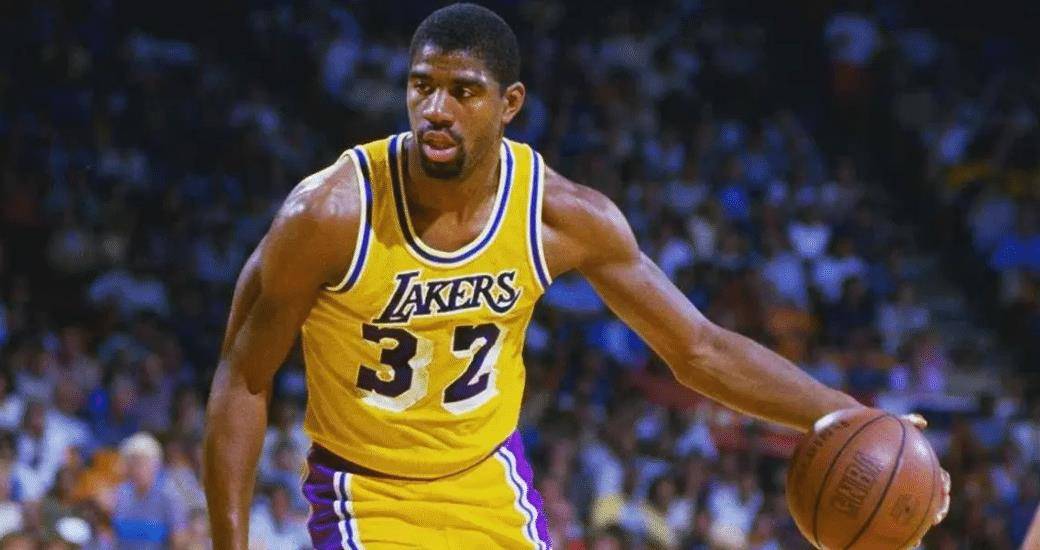 魔术师约翰逊在联盟中,常规赛和季后赛是两种完全不同的打法,只有在