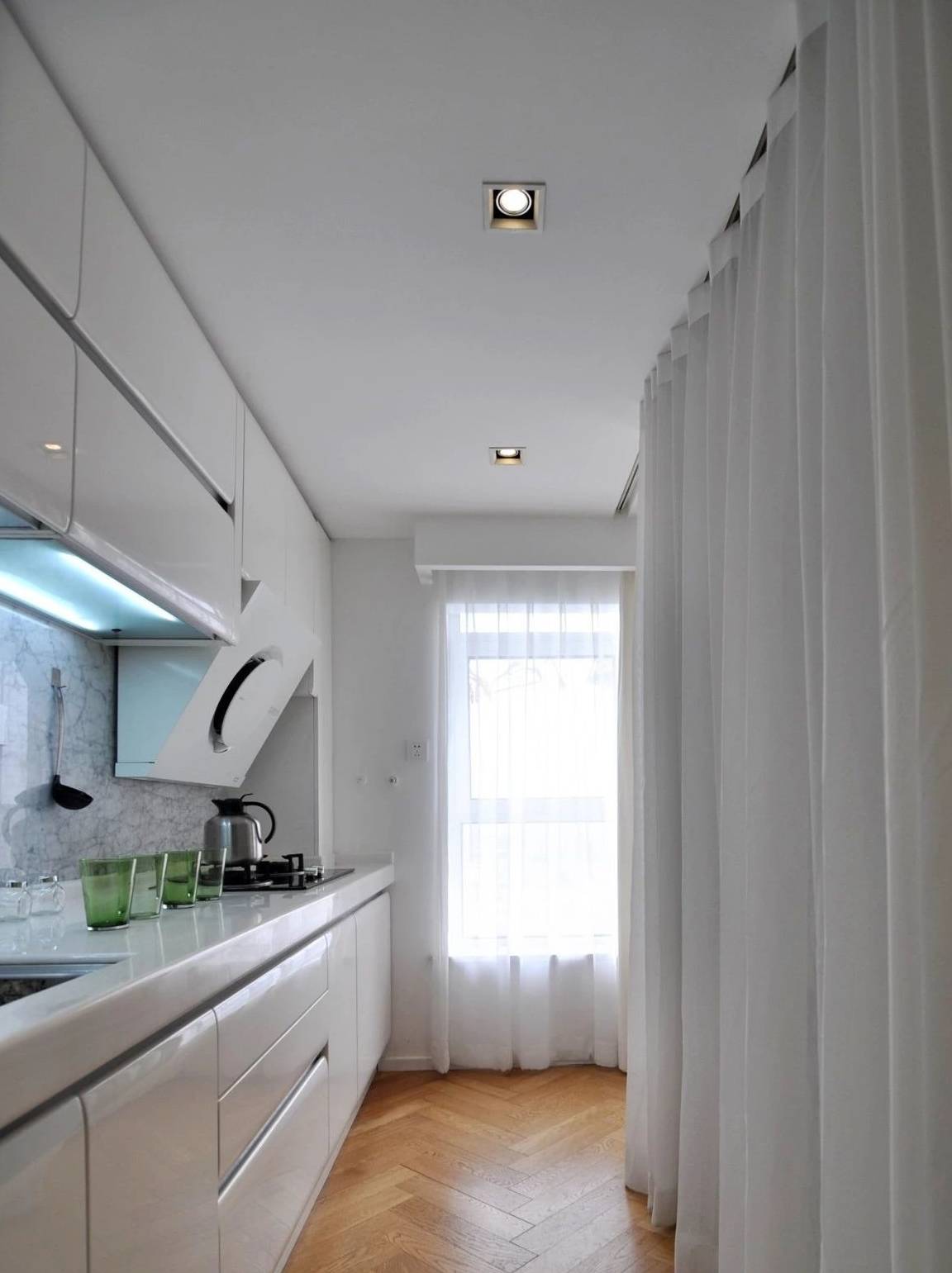 原创87平复式现代简约宅纯白色一字型厨房简洁大方