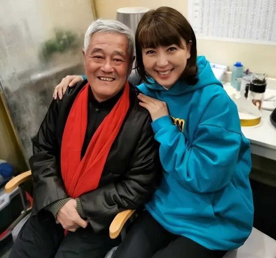 原创靠冯巩挤走闫妮一步步成为苦情专业户她一出场就知剧中谁最苦