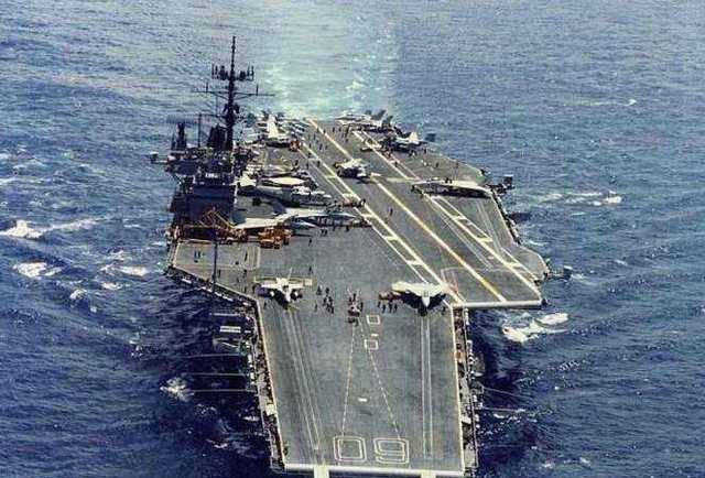 原创8万吨航母遭受重创64架飞机被毁134名士兵牺牲损失数亿美元