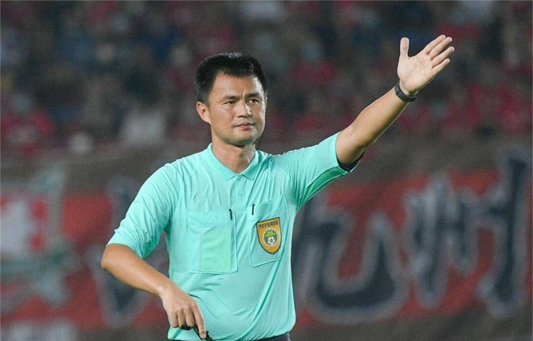 搭档马宁执法海港泰山,梁松尚首秀,李海新主哨京沪_比赛_裁判_来自