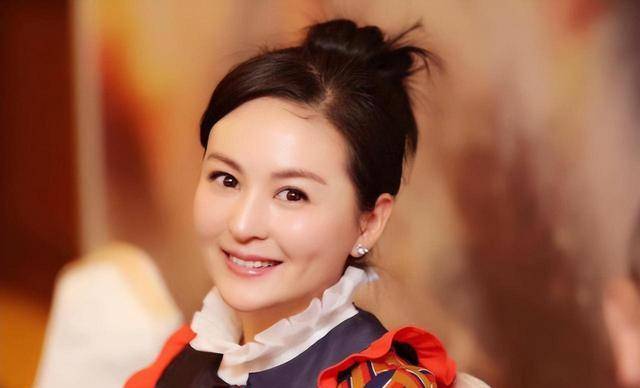 回顾:戴娇倩,被富商追10年才嫁,今和女儿被宠如宝_尤小刚_天赋_时候