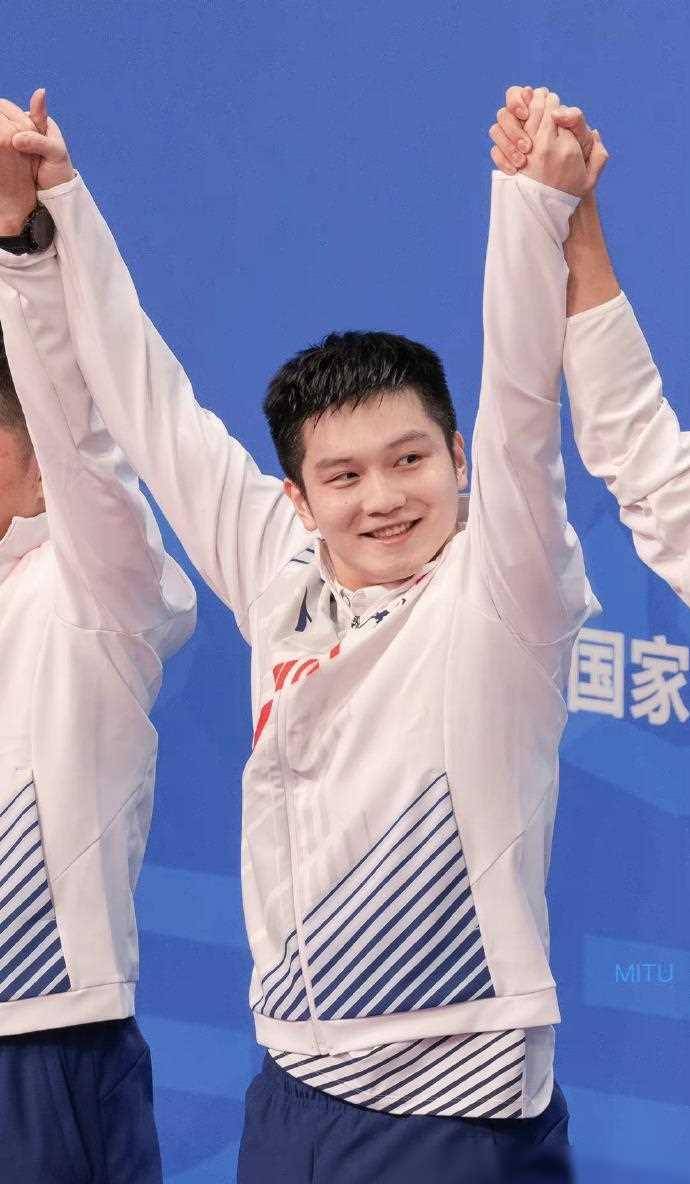 原创樊振东的笑容好暖樊振东17年赚了多少钱樊振东表情包大盘点