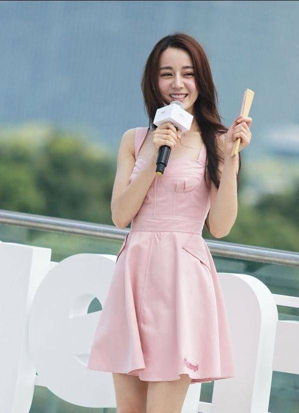 原创迪丽热巴怎么可以这么可爱抛去明星光环的她就是个清纯的少女