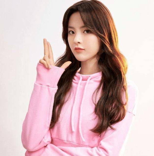 原创杨超越更博称想买房101组合仅一人回复与成员关系显而易见