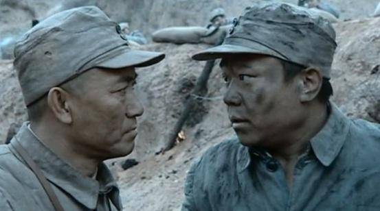 李云龙因为是刺头,所以被当做反面典型批斗,在批斗大会上他也依旧不屈