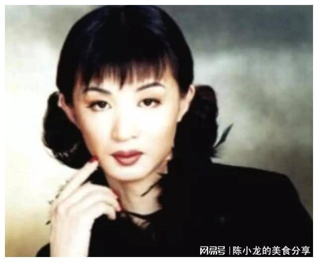 原创彪悍的人生不需要解释57岁再婚的金星又重新讲起了脱口秀