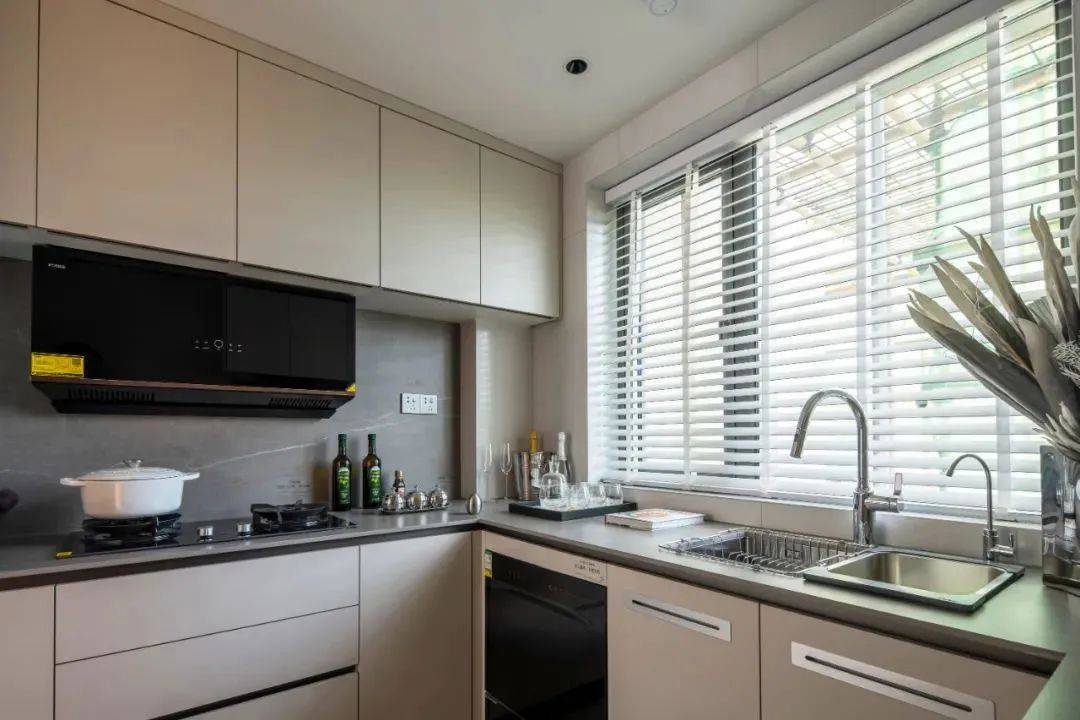 样板间厨房 实拍图户型通透.