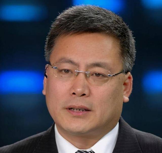 电视最"低调"主持人,出镜26年从不化妆,妻子也是电视才女_王世林_董倩