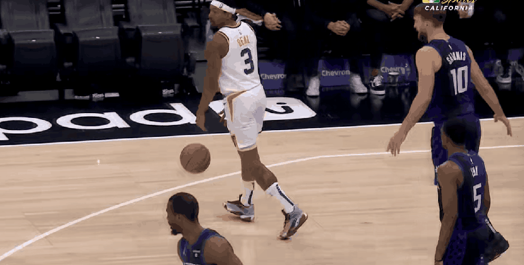 原创詹库70分绝杀边线球发不出西部乱套了