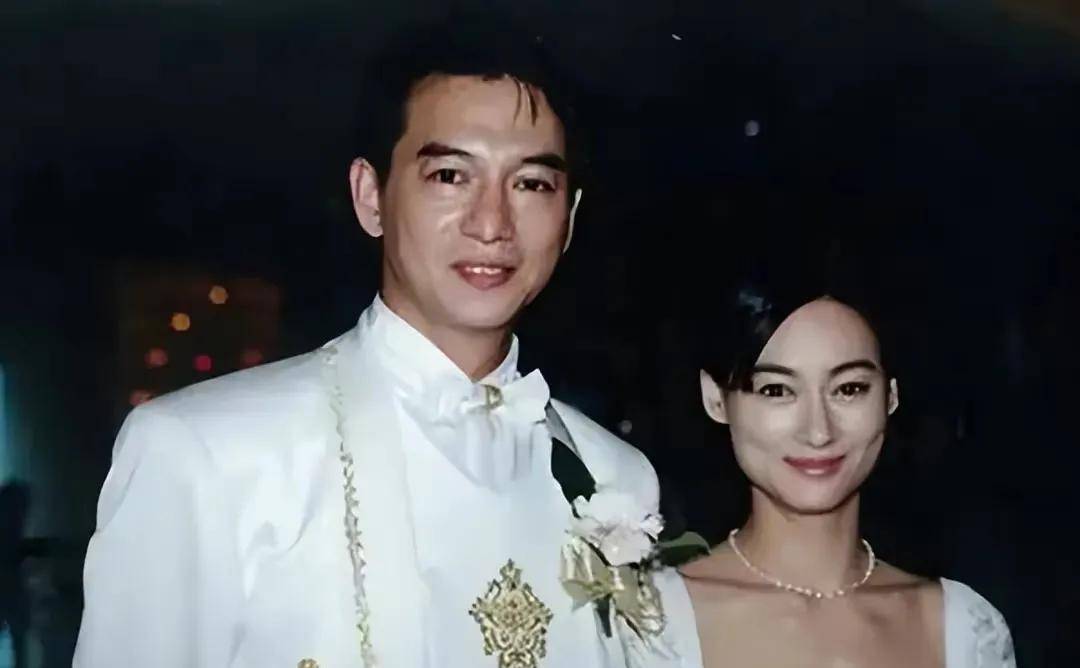 原创苦命影后惠英红沿街乞讨10年念念不忘初恋62岁还是单身