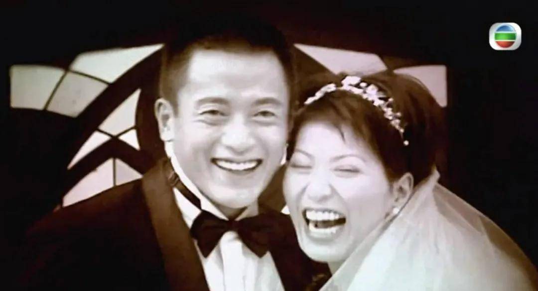 56岁知名港星实惨,餐厅倒闭,老婆跟人跑,却得不到网友同情_滕丽名