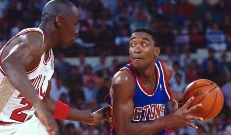 市似乎运气很好,建队初期是超级得分手格文带队,之后迎来了上将罗宾逊