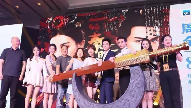 原创迪丽热巴张彬彬性别互换一起发糖红枣除了吃还有这种操作
