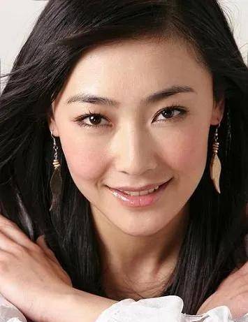 原创演员阿斯茹嫁给瘫痪的谷智鑫结婚9年生两子