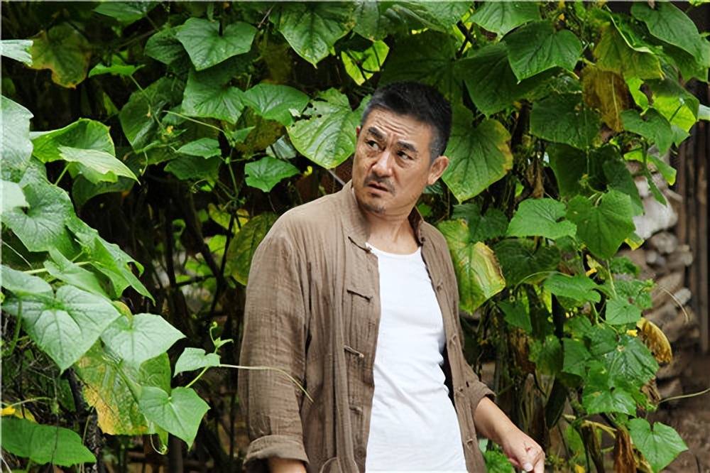 还是进入到了中央戏剧学院表演系,当时这个表演班,是人艺和中戏合办的