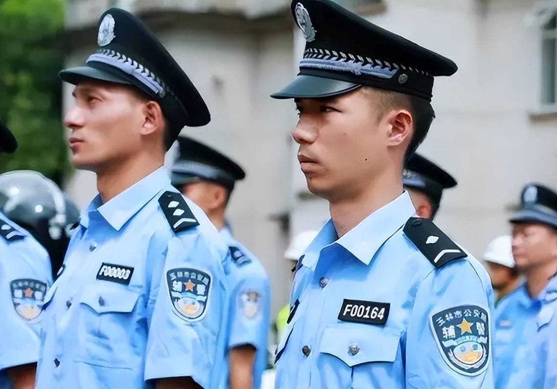 协警帽子图片