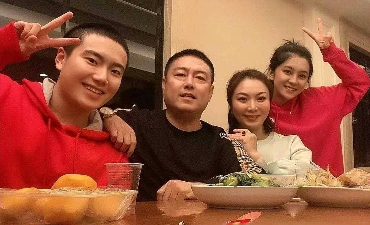 煤老板之子,前女乒世界第一,大魔王之女纷纷在_梁靖昆_陈梦_乒乓