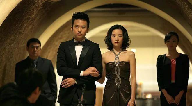 5:《情满四合院》这是一部典型的老式年代剧,何冰和郝蕾的演技非常