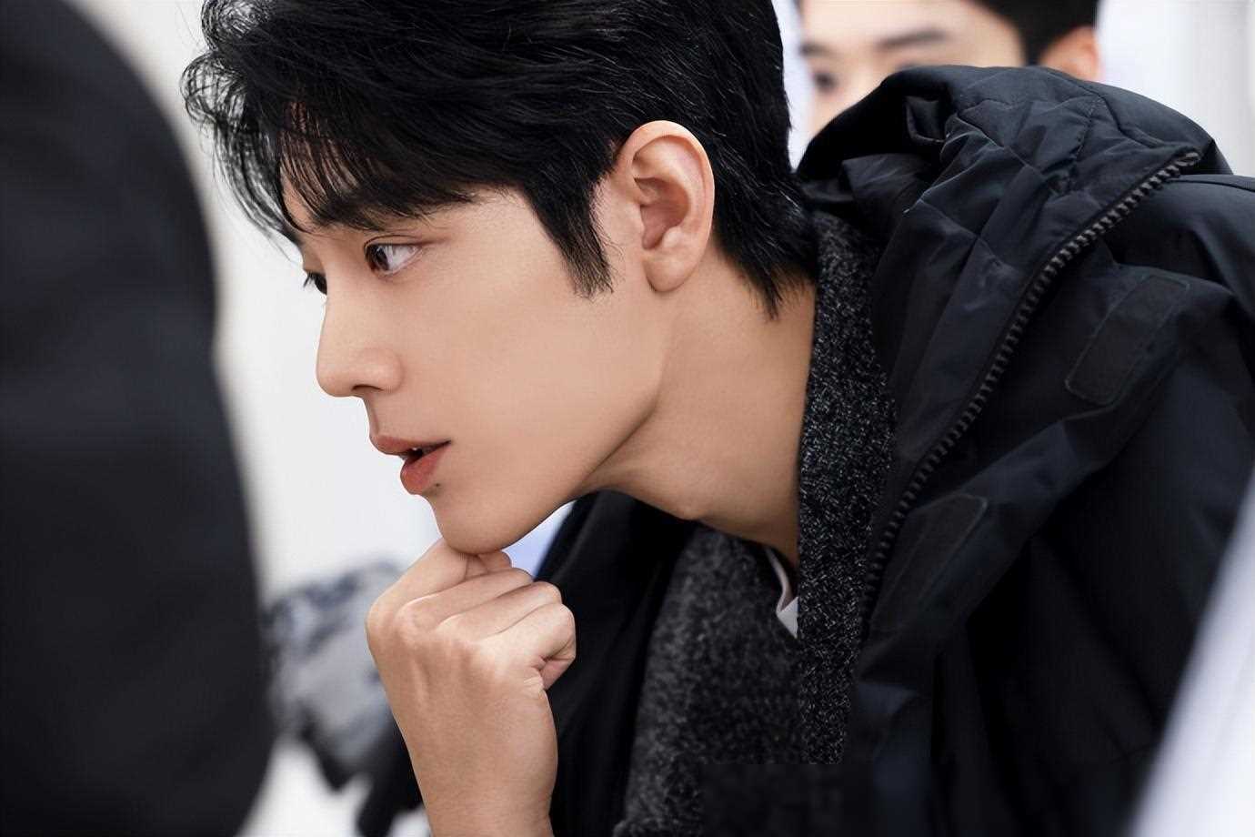 肖战藏海传拍摄即将收尾新剧不断来袭非官方消息不约