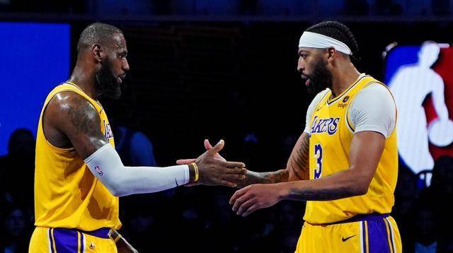 原创湖人笑纳大礼灰熊伤停13人紫金军团轻松备战收官战