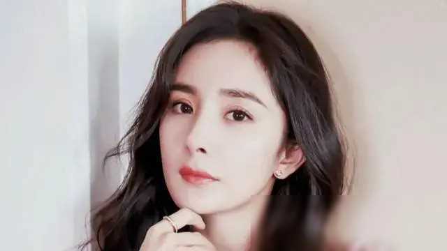 杨幂接受采访时透露未成名前曾经历一段惊心动魄的经历