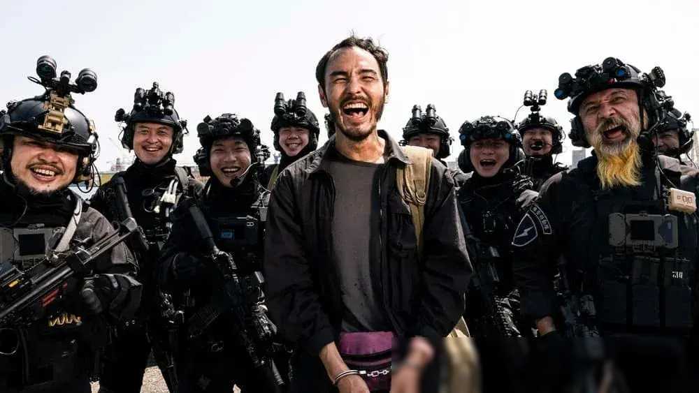 人性回归是这部电影的核心主题之一.