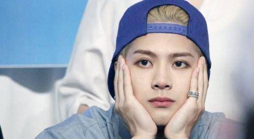 王嘉尔被曝家中密会美女和张雨绮并非同一人