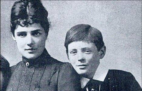 丈夫和儿子同岁,儿子做了英国首相_珍妮·丘吉尔_伦道夫·丘吉尔_母亲