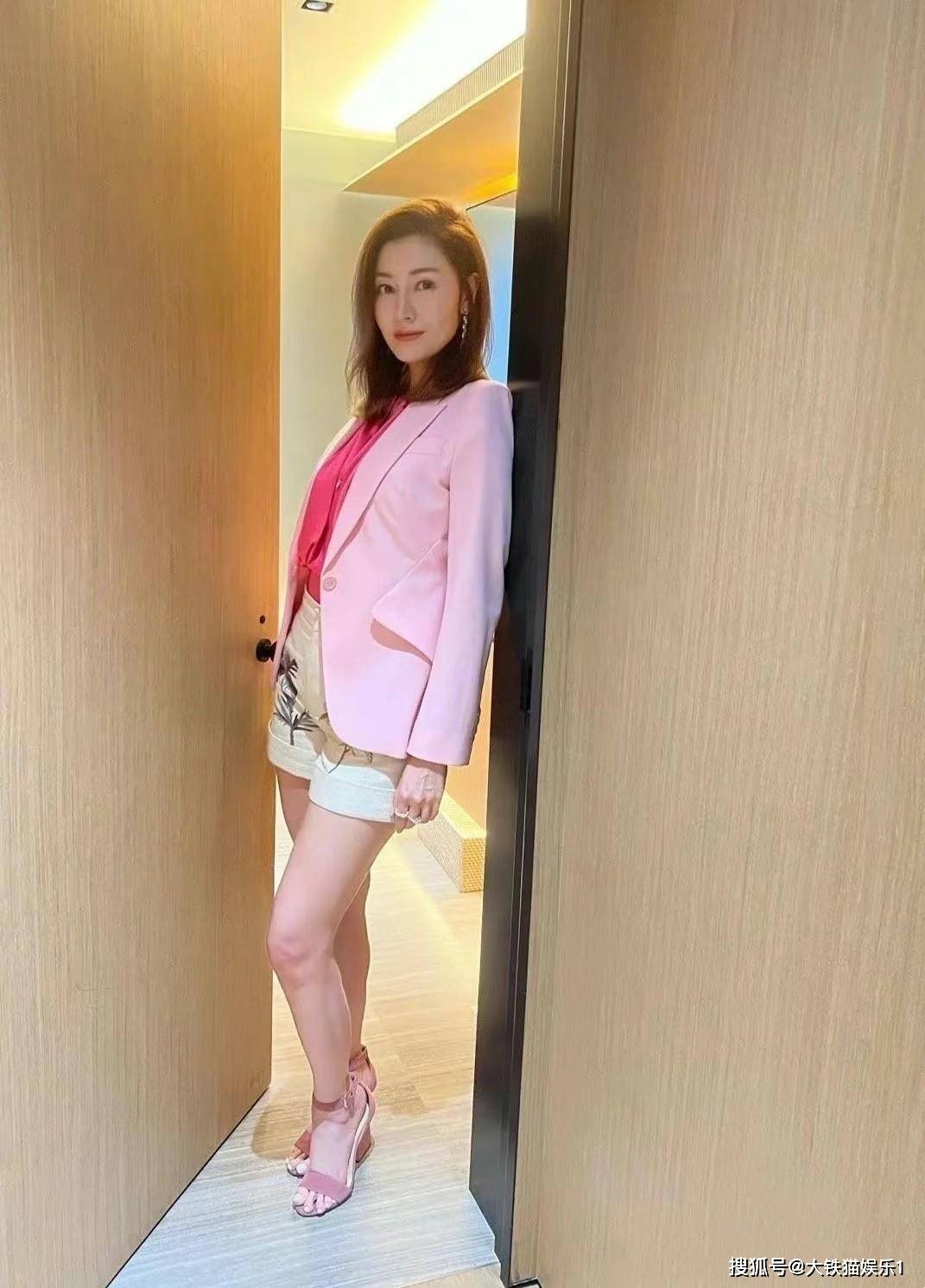 原创上帝给了她美貌却没给她审美李嘉欣又美又壕衣品却没眼看