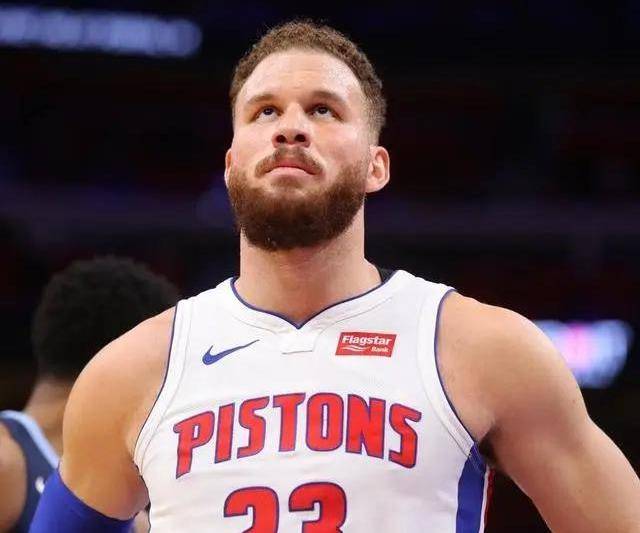 原创格里芬的职业生涯很短暂但他在快船的时光非常辉煌绝对是核心