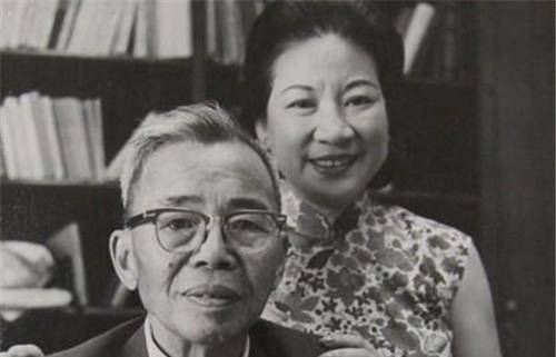 在1948年,53岁的蒋廷黻宣布与唐玉瑞离婚,与沈恩钦结婚.